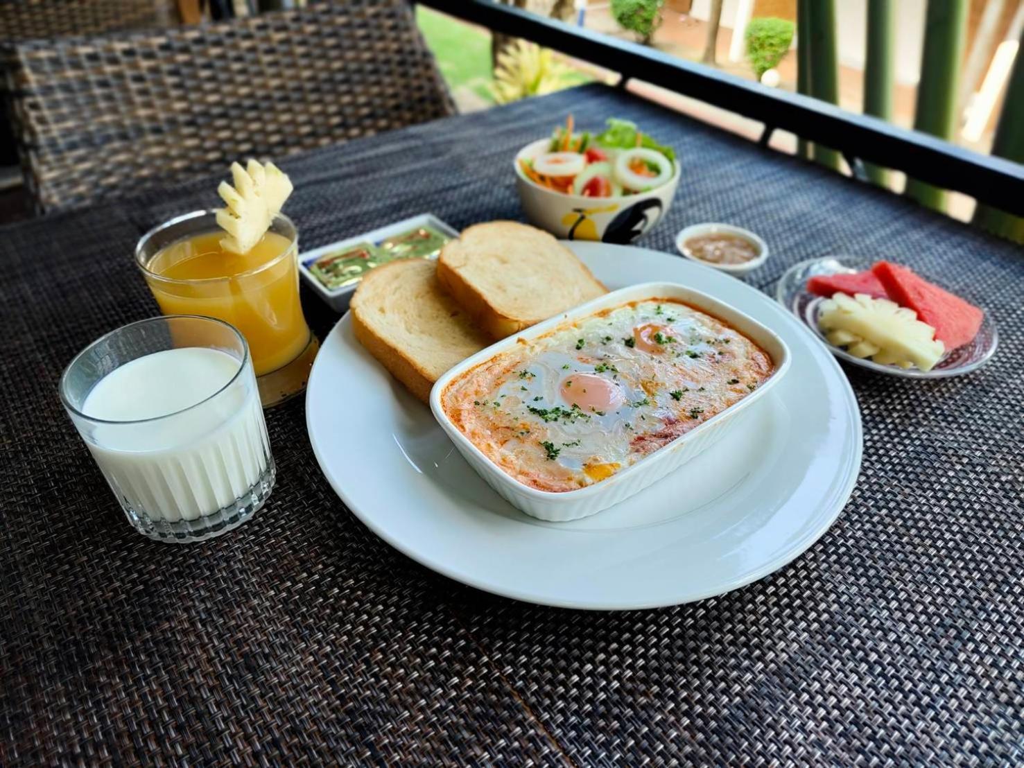 Touch Sea Boutique Hotel&Bistro Karon Exterior foto